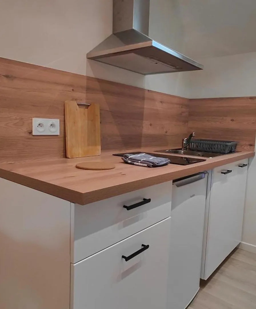 Votre Refuge Urbain Logement Complet Pour Etudiants Et Pros Fougères 0*,