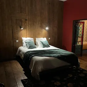 Mercier De Montigny - Les Du Beffroi - Et Massage Frühstückspension